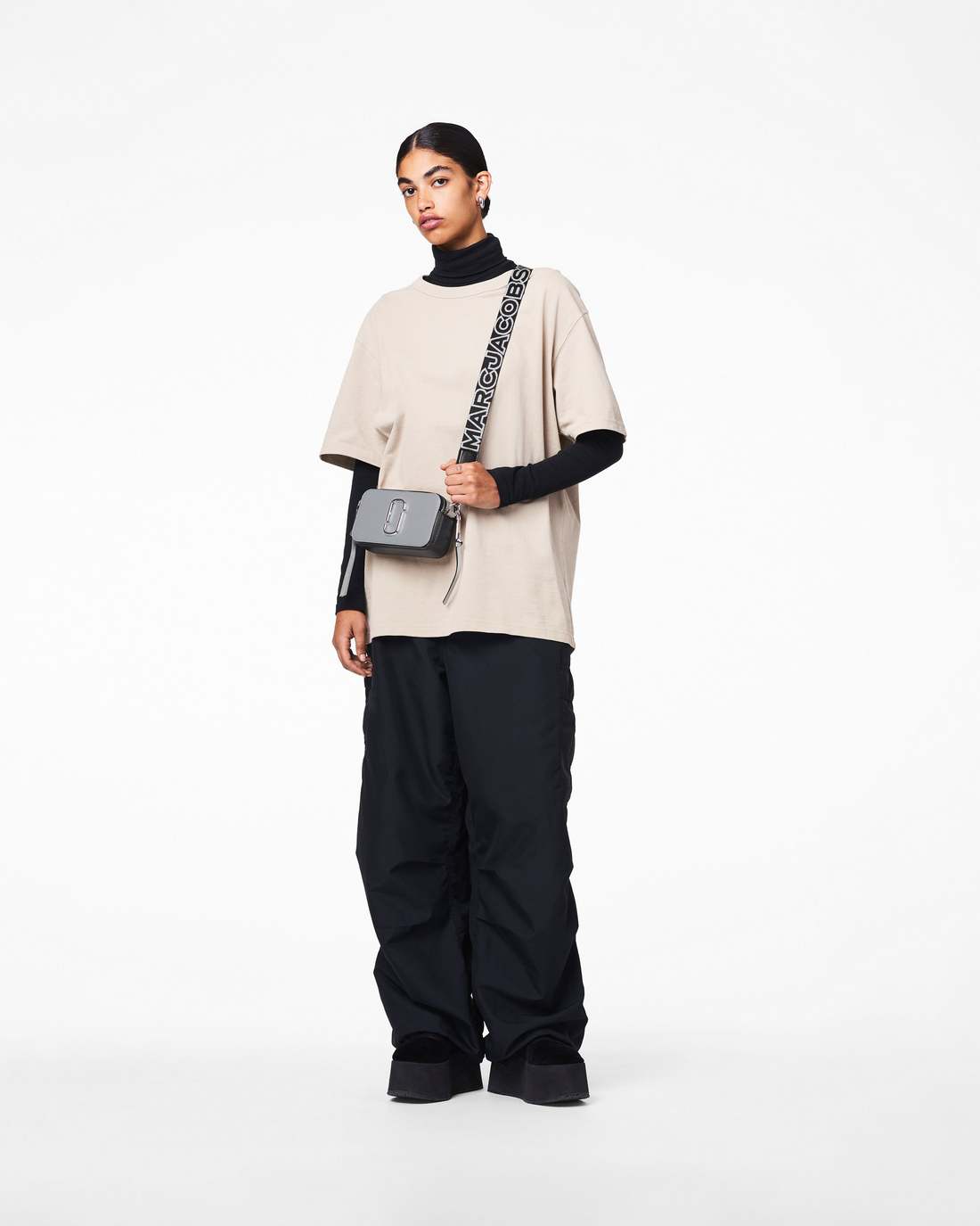 Marc Jacobs The Thin Outline Logo Webbing Strap Black/Silver ACCESSORIES